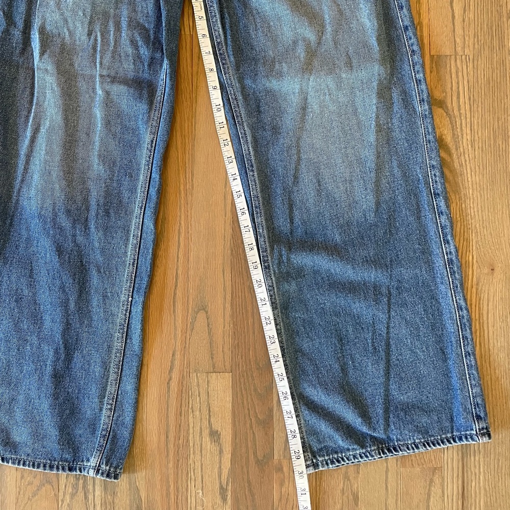 Hollister Women's Low Rise Baggy Jeans, Size 10R, Waist 30 - Picture 10 of 11
